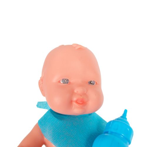 Bebe con mamadera Cariñito