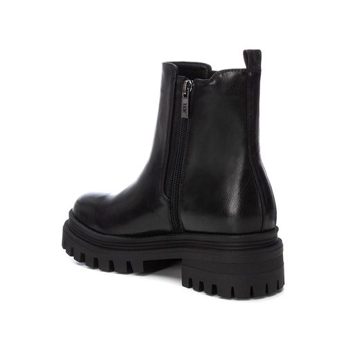 Bota corta con elastico y cierre XTI 143004